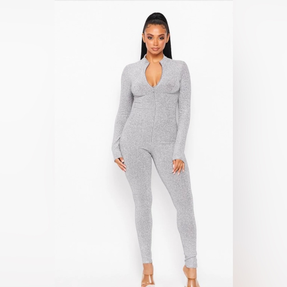 LOVE 83 • Silver Shiny Sleek Jumpsuit • Medium • - Picture 1 of 10